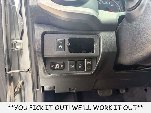 Used 2023 Toyota Tacoma SR5 w/ Technology Package AWD/4WD image 14