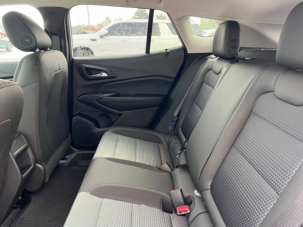 New 2026 Chevrolet Trax LT w/ Driver Confidence Package FWD image 11