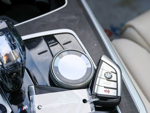 Used 2021 BMW X5 M50i w/ Executive Package image 25