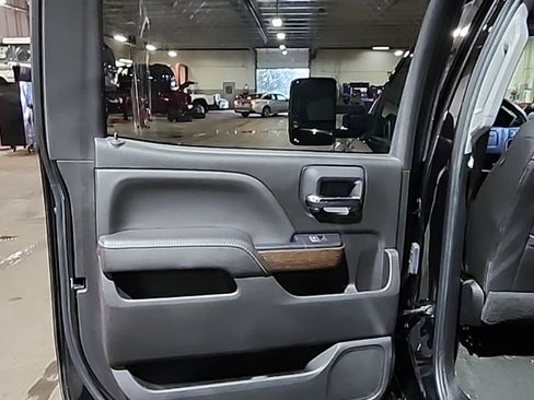 Used 2017 GMC Sierra 2500 Denali w/ Duramax Plus Package image 13