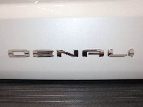 Certified 2024 GMC Yukon XL Denali w/ Denali Reserve Package image 41