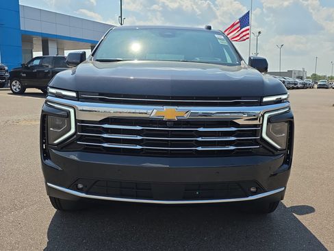 New 2026 Chevrolet Suburban LT w/ Advanced Technology Package AWD/4WD image 8