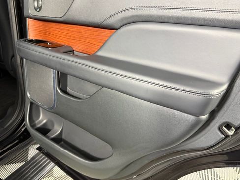 Used 2024 Lincoln Navigator Reserve image 35