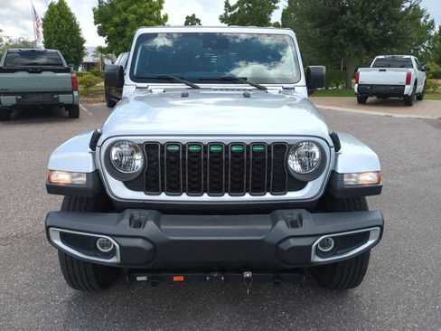 Used 2024 Jeep Gladiator Sport AWD/4WD image 9