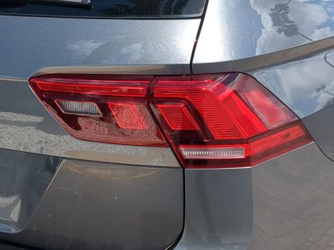 Certified 2023 Volkswagen Tiguan SE R-Line image 8