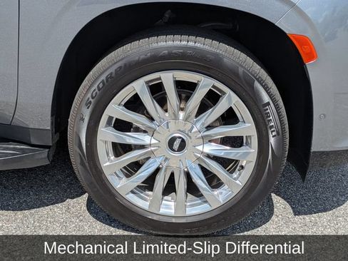 Used 2021 Cadillac Escalade Premium Luxury AWD/4WD image 14