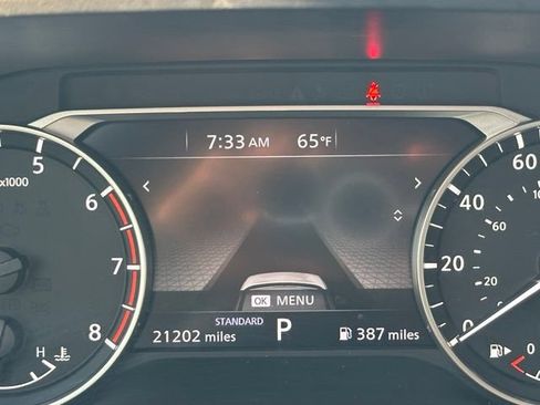 Certified 2023 Nissan Rogue SV FWD image 40