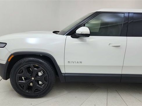 Used 2023 Rivian R1T Adventure image 9