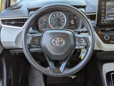 Used 2021 Toyota Corolla LE image 13