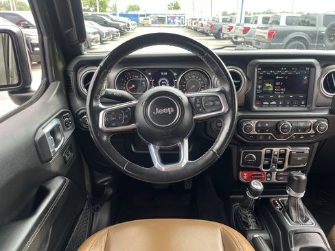 Used 2021 Jeep Gladiator Rubicon AWD/4WD image 15