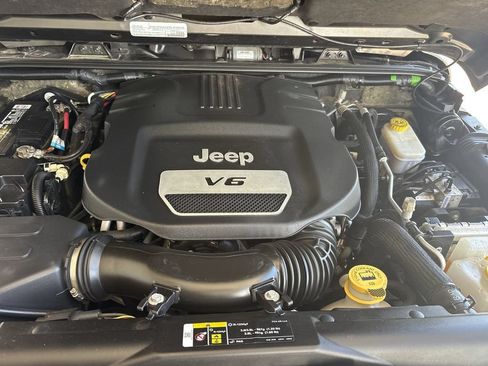 Used 2017 Jeep Wrangler Unlimited Rubicon AWD/4WD image 28