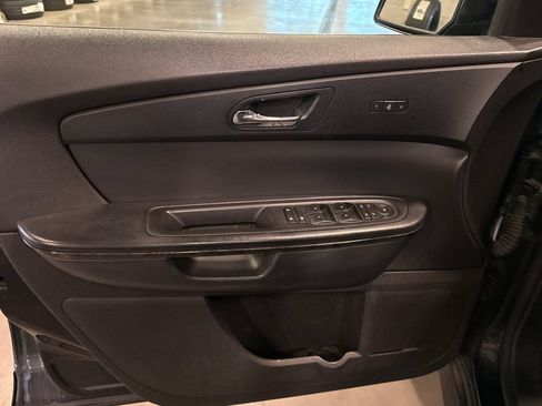 Used 2011 GMC Acadia Denali AWD/4WD image 7