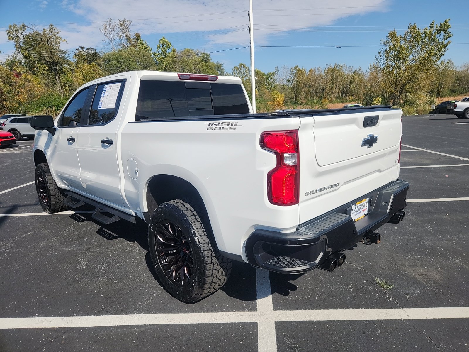 Used 2024 Chevrolet Silverado 1500 LT Trail Boss w/ LT Trail Boss Premium Package AWD/4WD image 4