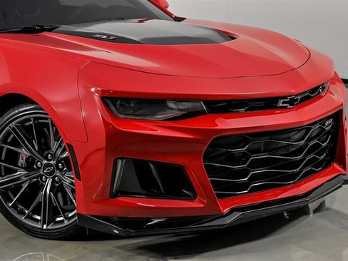 Used 2022 Chevrolet Camaro ZL1 RWD image 2