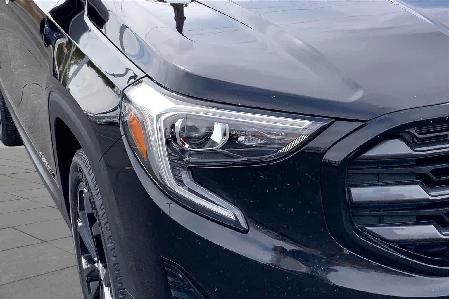 Used 2019 GMC Terrain SLE w/ Black Edition FWD image 28