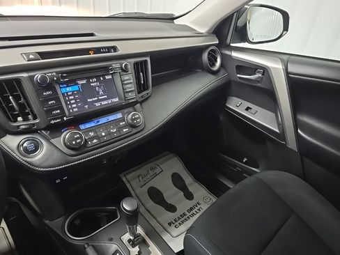 Used 2018 Toyota RAV4 XLE w/ Plus Extra Value Package AWD/4WD image 26
