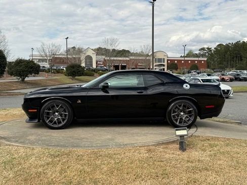 Used 2016 Dodge Challenger R/T Scat Pack w/ Leather Interior Group image 4