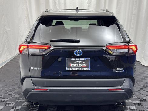 Used 2023 Toyota RAV4 XLE Premium image 6