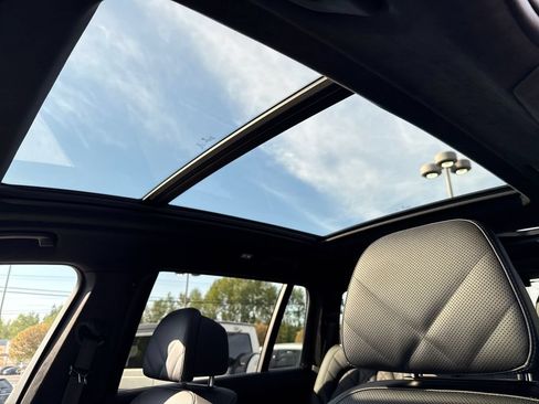 Used 2023 BMW X7 xDrive40i w/ Premium Package AWD/4WD image 27