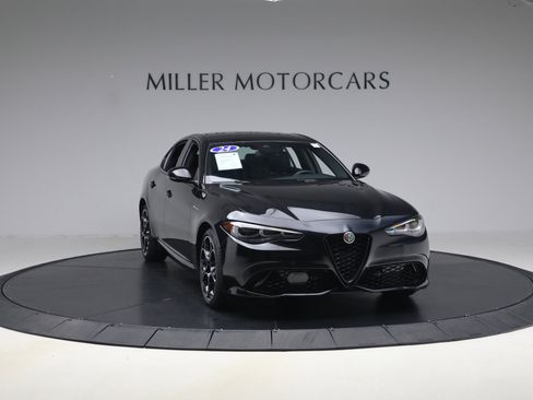 Used 2024 Alfa Romeo Giulia Veloce image 11