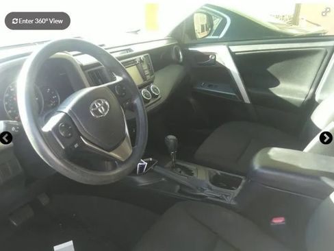 Used 2016 Toyota RAV4 LE FWD image 4
