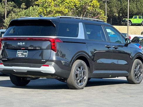 New 2026 Kia Carnival EX image 4