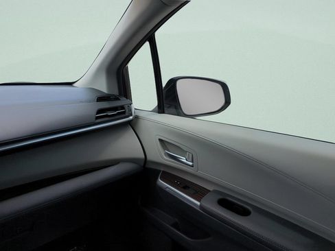 Used 2022 Toyota Sienna XLE FWD image 13