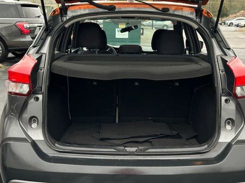 Used 2018 Nissan Kicks SR image 29