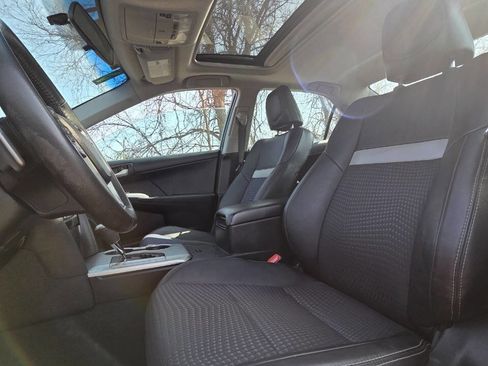 Used 2012 Toyota Camry SE image 9