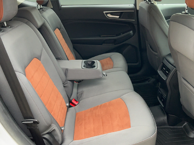 Used 2018 Ford Edge SEL w/ Equipment Group 201A FWD image 17