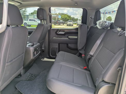 Used 2024 Chevrolet Silverado 1500 LT RWD image 13
