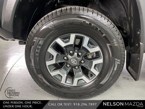 Used 2022 Toyota Tacoma TRD Off-Road image 11