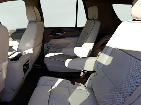 New 2026 GMC Yukon Denali w/ Sun & Power Step Package image 23