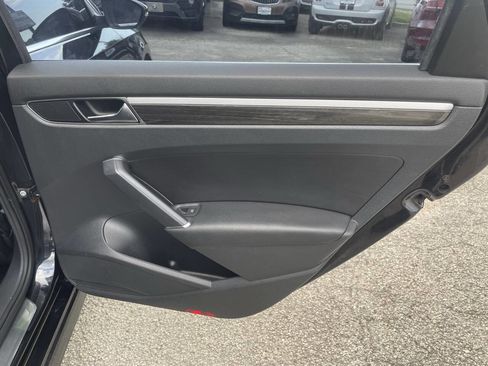 Used 2018 Volkswagen Passat 2.0T SE image 15
