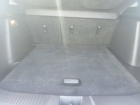 Used 2024 Chevrolet Trax RS w/ Sunroof Package FWD image 6