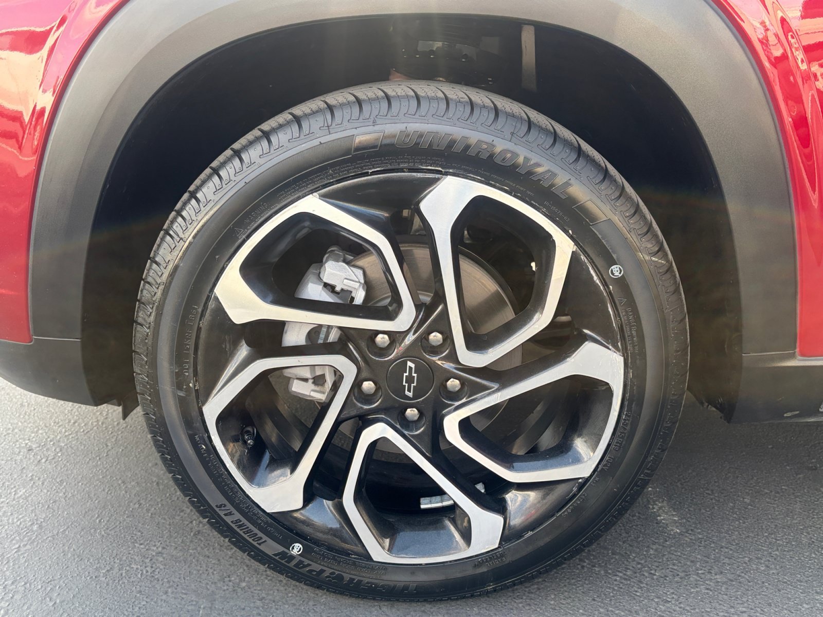 Certified 2024 Chevrolet Trax RS w/ Sunroof Package FWD image 31