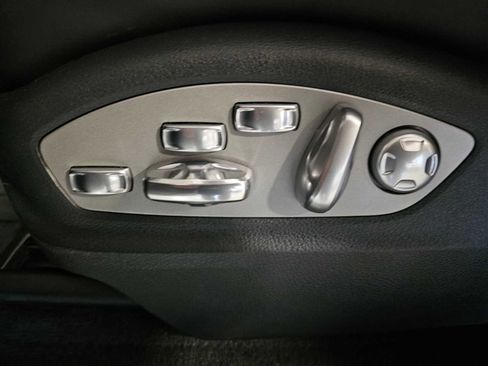 Used 2016 Porsche Macan Turbo w/ Premium Package Plus image 24