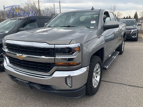 Used 2017 Chevrolet Silverado 1500 LT w/ All Star Edition AWD/4WD image 29