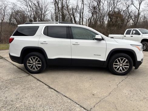 Used 2019 GMC Acadia SLE image 8