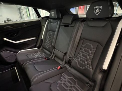 Used 2025 Lamborghini Urus SE image 11