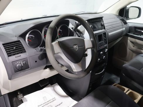 Used 2009 Dodge Grand Caravan SE w/ Climate Group FWD image 16