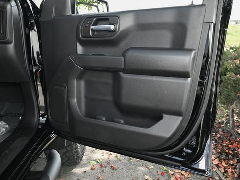 New 2026 Chevrolet Silverado 1500 Custom Trail Boss w/ LPO, Dark Essentials Package AWD/4WD image 39
