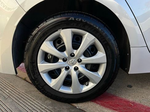 Used 2020 Toyota Corolla LE image 9