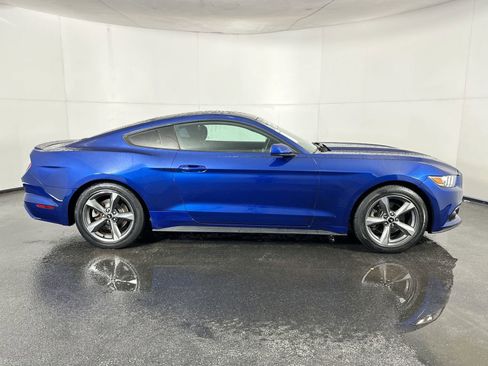 Used 2017 Ford Mustang Coupe image 9