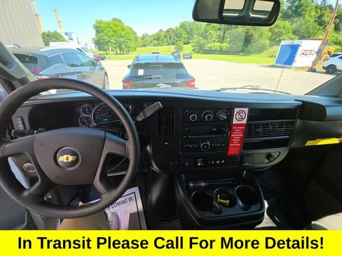 Used 2020 Chevrolet Express 2500 RWD image 4