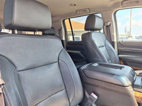 Used 2018 Chevrolet Suburban Premier image 26