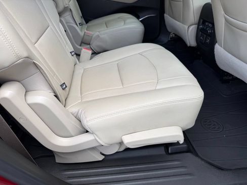 Used 2019 Buick Enclave Essence FWD image 39