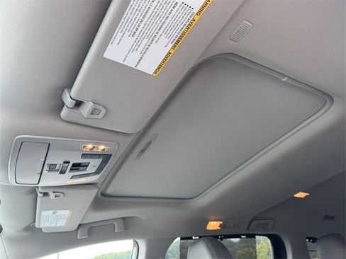 Certified 2024 Toyota Sienna Limited image 15