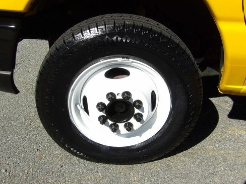 Used 2016 Ford E-350 and Econoline 350 Super Duty image 39