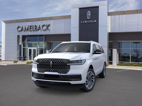 New 2026 Lincoln Navigator Reserve AWD/4WD image 2